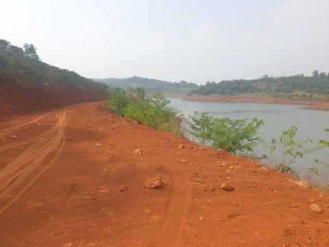 Mở đường trái phép trên đất rừng hồ thủy điện: Giải thích