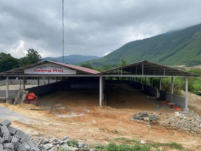 Một công trình tự cơi nới của người dân ở Quảng Bình đón chờ đền bù cao tốc ở Quảng Bình. &nbsp;