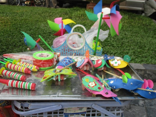  Giua Sai Gon nao nhiet co cu ong ngoi ban ‘ve ve tuoi tho’