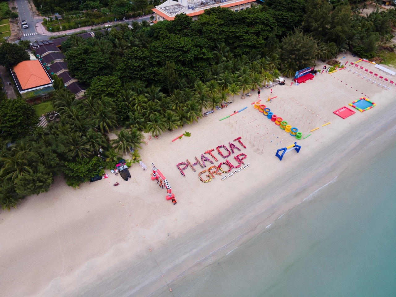 Phát Đạt xây dựng văn hóa “Gia đình nhưng chuyên nghiệp”, tăng cường sự gắn kết giữa các thành viên. &nbsp;