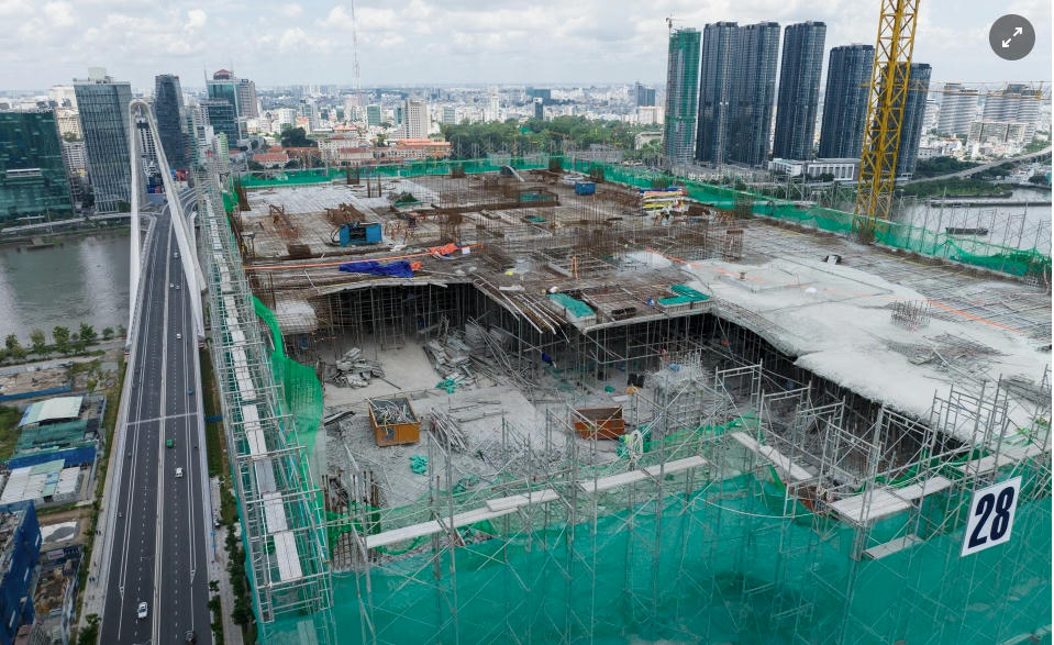 Hiện trường sập sàn bê tông tại The Metropole Thủ Thiêm