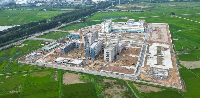 Cả hai bệnh viện đang trong quá trình xây dựng. Ảnh: Báo Tiền Phong