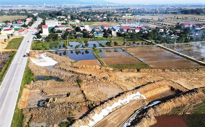 Hà Tĩnh: 17 hộ dân nhận đất tái định cư dự án cao tốc Bắc - Nam