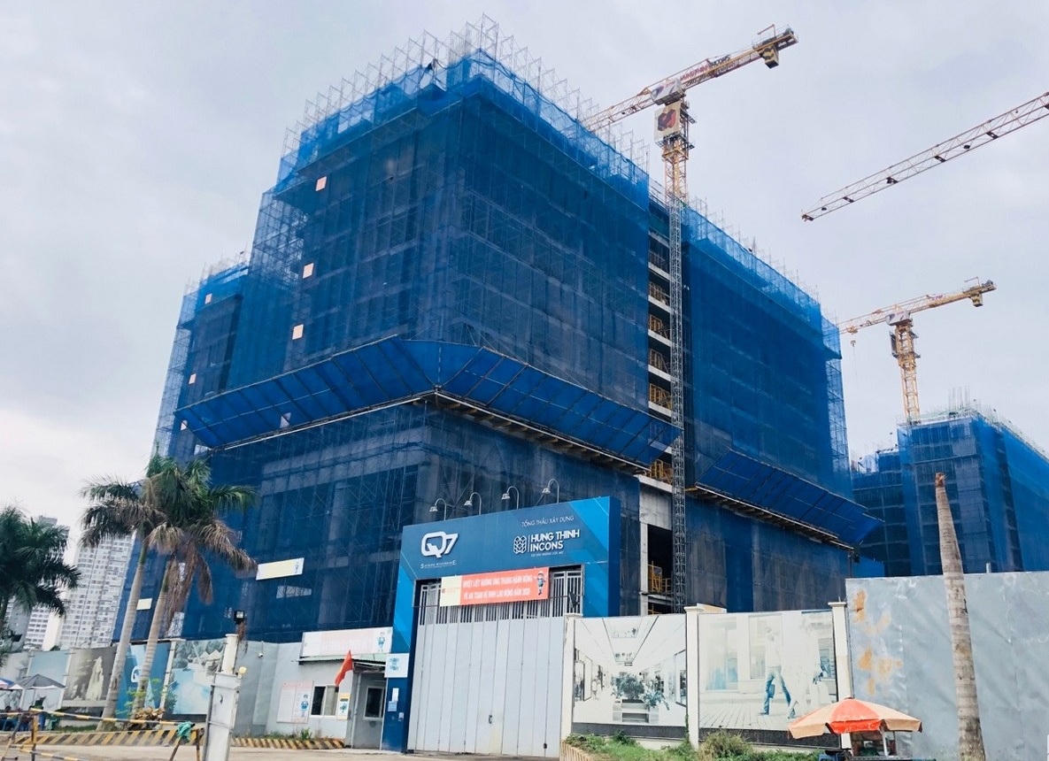 &nbsp;Q7 Sài Gòn Riverside Complex là dự án hiếm hoi vướng đất công xen cài&nbsp;đã được "giải cứu" trước khi có Nghị định 148 &nbsp;