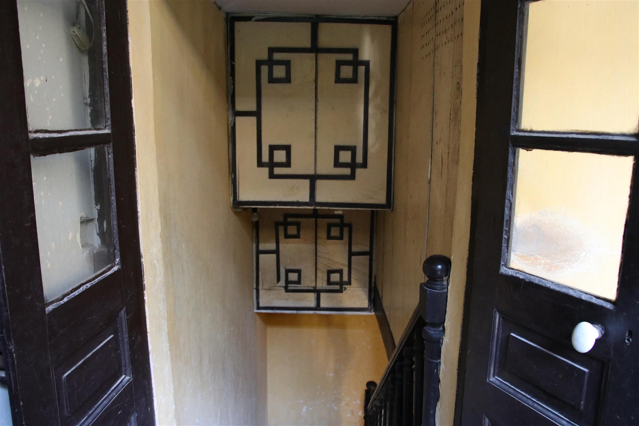 Căn biệt thự 100 tuổi với kiến trúc Pháp cổ “độc lạ” ngay giữa lòng Hà Nội