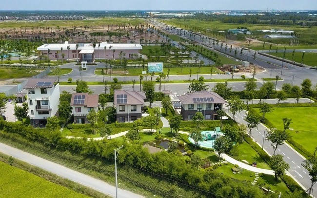 &nbsp;Nhà đầu tư có vốn mạnh vẫn âm thầm “gom hàng”