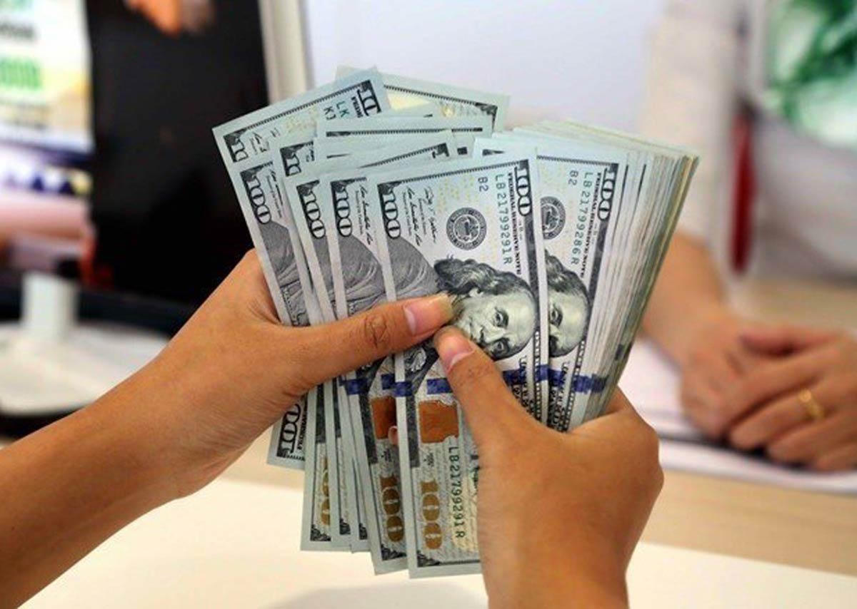 Giá USD ngân hàng hạ nhiệt, tỷ giá trung tâm lập đỉnh mới