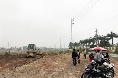 Sốt đất ảo tại nhiều địa phương đang gây bức xúc. Ảnh: LĐO &nbsp;