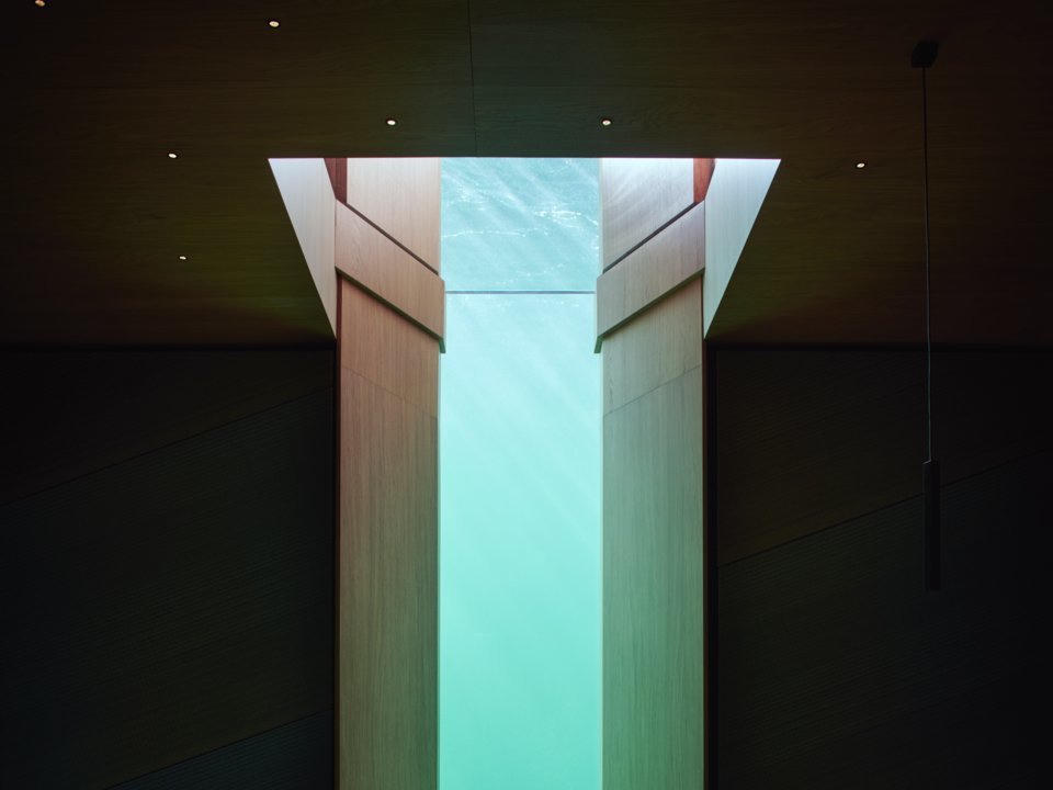 'Đột nhập’ nhà hàng dưới nước lớn nhất thế giới