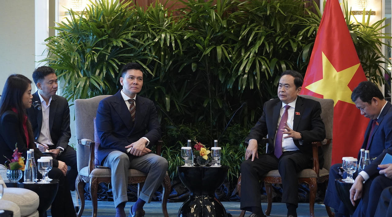 Chủ tịch Quốc hội Trần Thanh Mẫn tiếp lãnh đạo Tập đoàn Sembcorp.