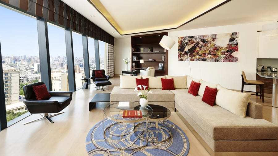 Choáng với khách sạn 5 sao giữa ‘tháp lửa’ cao ngất