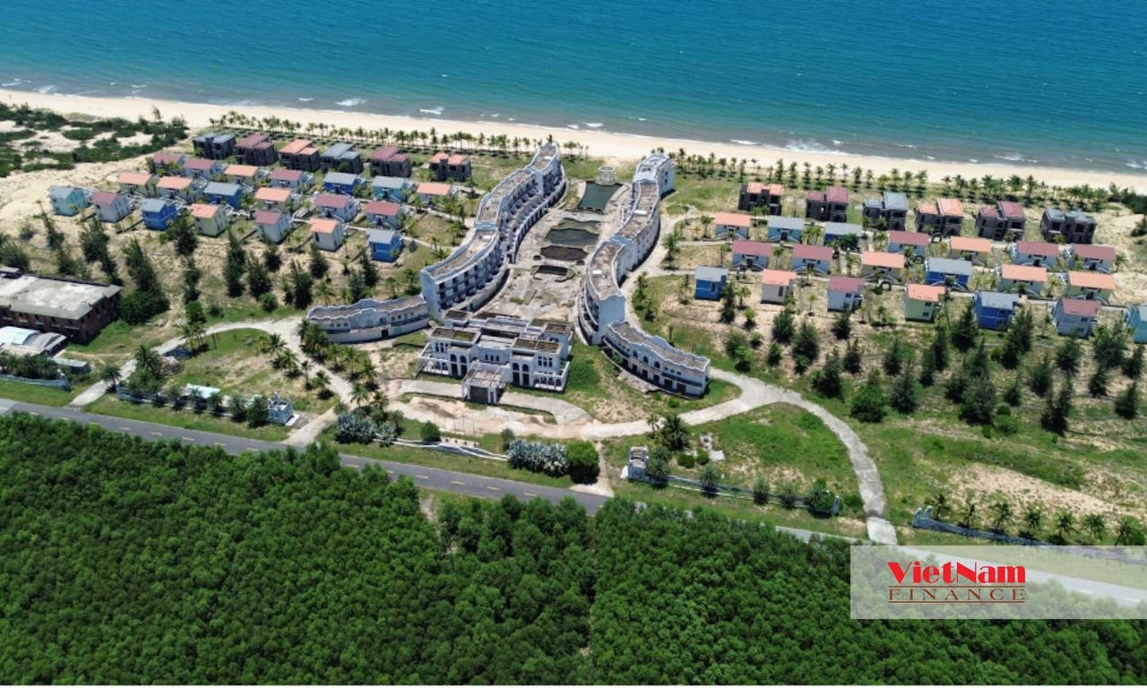 Khu nghỉ dưỡng 8,7ha bỏ hoang bên bờ biển Lăng Cô