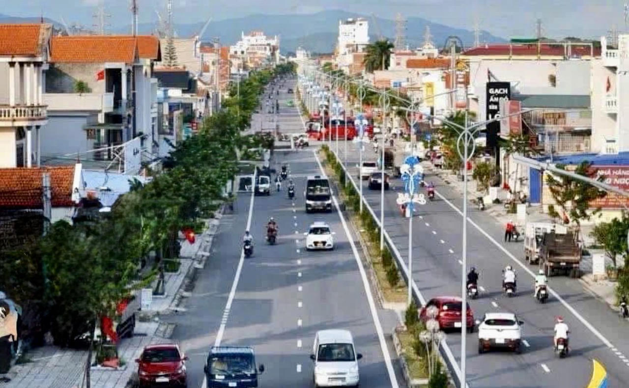 Tại khu tái định cư Bắc Sông Cấm, giá đất cũng tăng từ 35 - 40 triệu đồng/m² lên 55 - 70 triệu đồng/m².