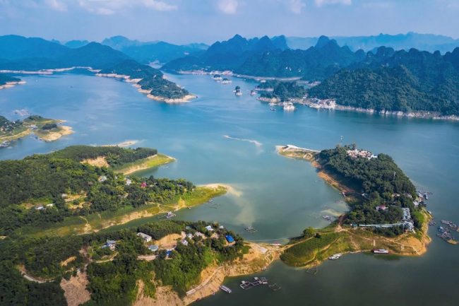 Tin bất động sản hôm nay 29/6: Hòa Bình dừng xem xét 5 dự án lớn của FLC và Tân Hoàng Minh