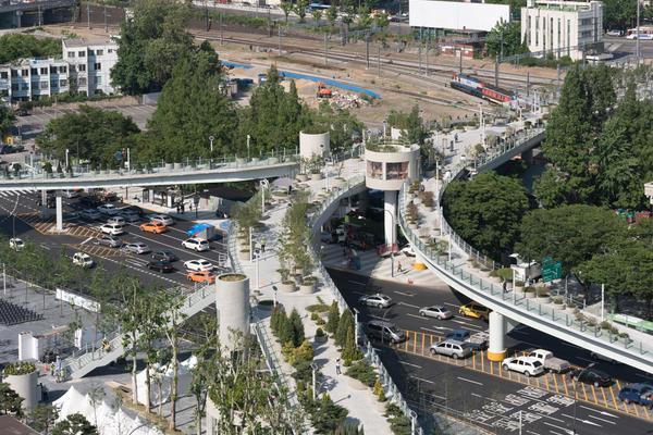 Chuyện thật như đùa khi đường trên cao hóa công viên toàn cây xanh