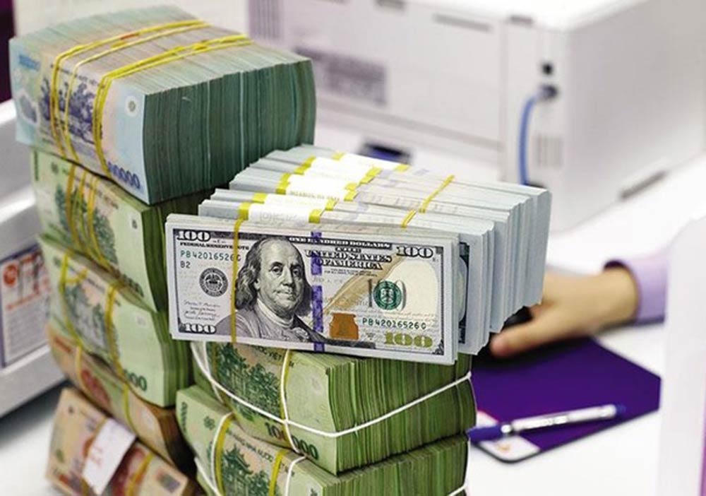 Giá USD tự do lập kỷ lục mới, tiến sát mốc 26.000 đồng