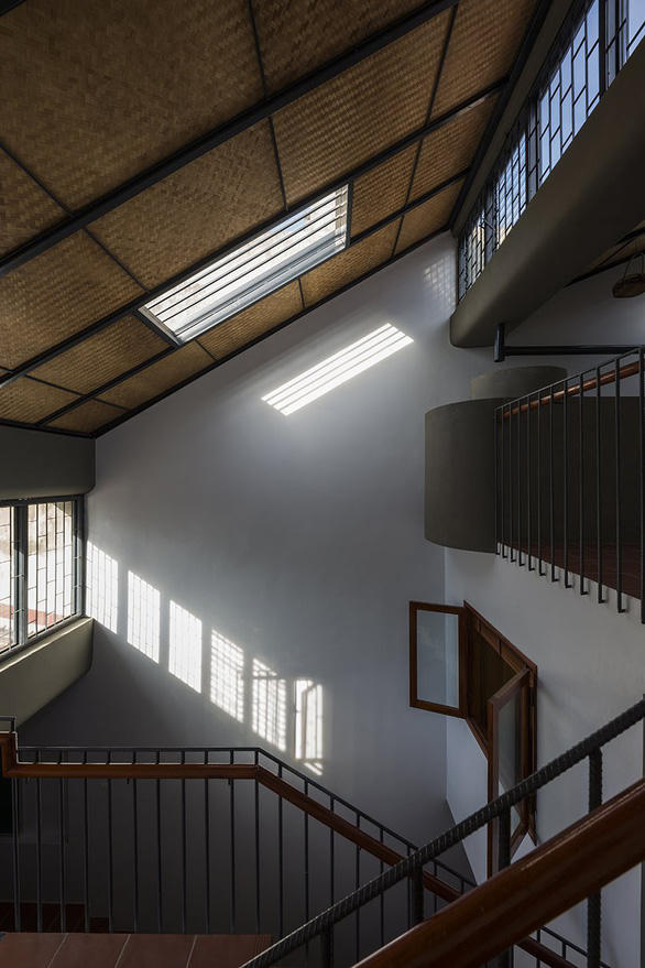 Nhà cho mưa đưa cả lối sống xưa vào kiến trúc hiện đại - Ảnh 7.