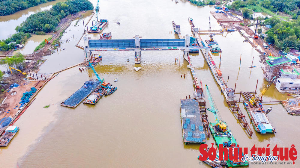 &nbsp;Tính đến thời điểm hiện tại, dự án ngăn triều 10.000 tỷ đồng đã hoàn thành được 90% khối lượng công việc.&nbsp; &nbsp;