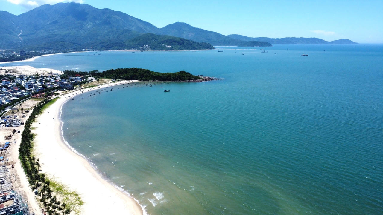 Trong 10 vị trí dự kiến xây khu thương mại tự do, Đà Nẵng có đề xuất vị trí lấn biển.&nbsp;