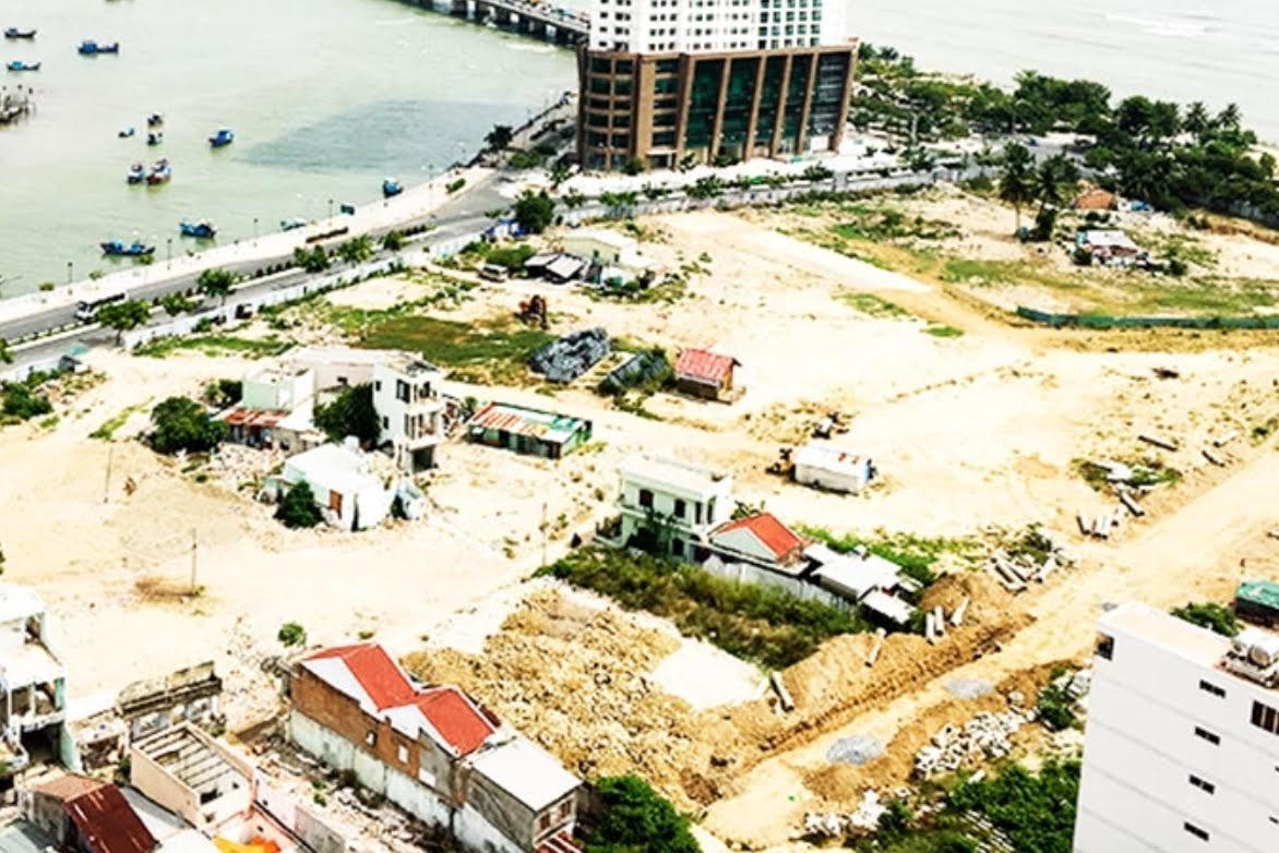 Thủ Thiêm nóng sai phạm, ‘lùm xùm’ đất vàng Nha Trang