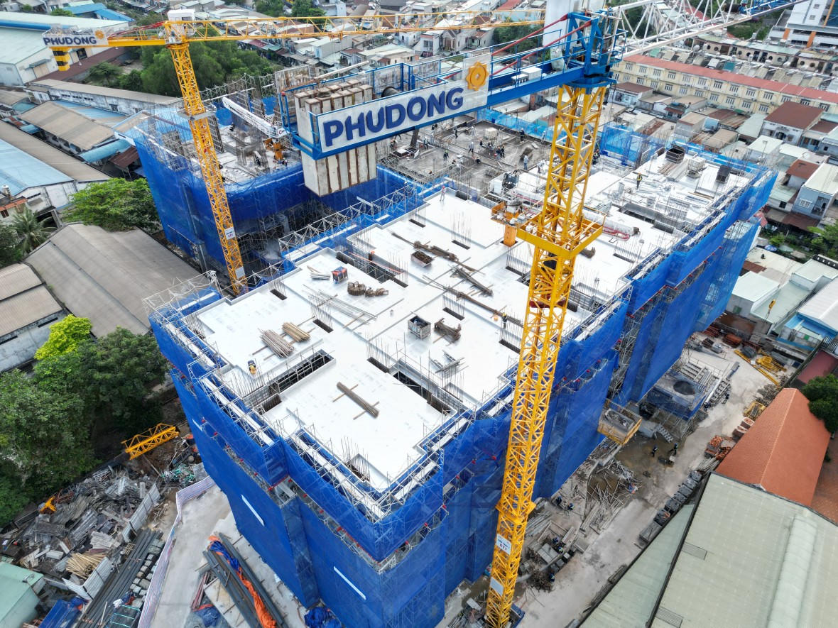 Dự án Phú Đông Sky Garden cất nóc vượt tiến độ