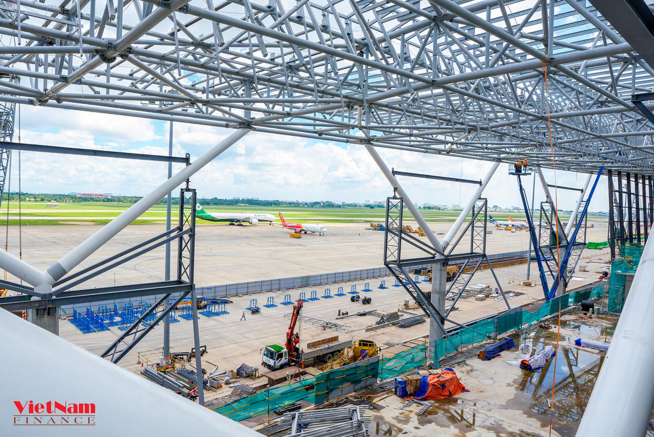 Góc nhìn từ Nhà ga T3 về phía đường băng sân bay Tân Sơn Nhất