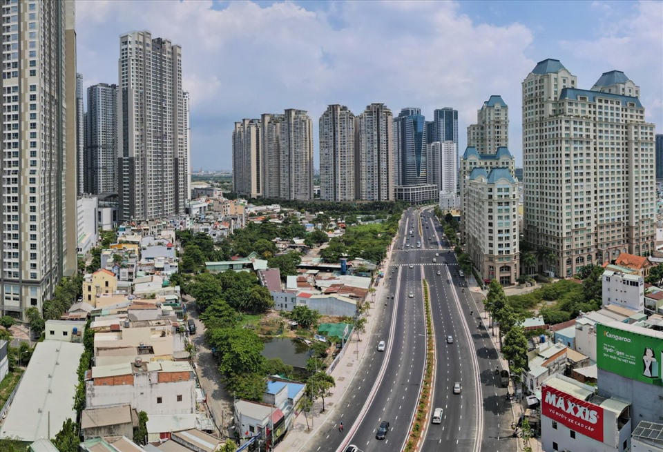 Nhồi cao ốc vượt sức hạ tầng, giao thông &nbsp;