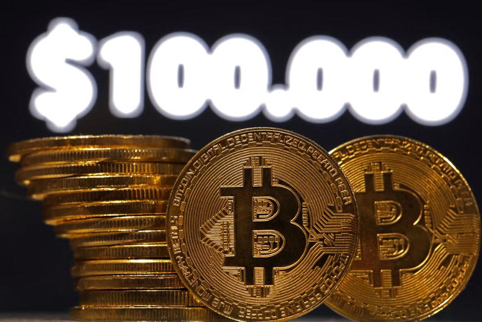 Bitcoin vừa 'thủng' mốc 100.000 USD, Phố Wall dự kiến sẽ sớm vượt 200.000 USD