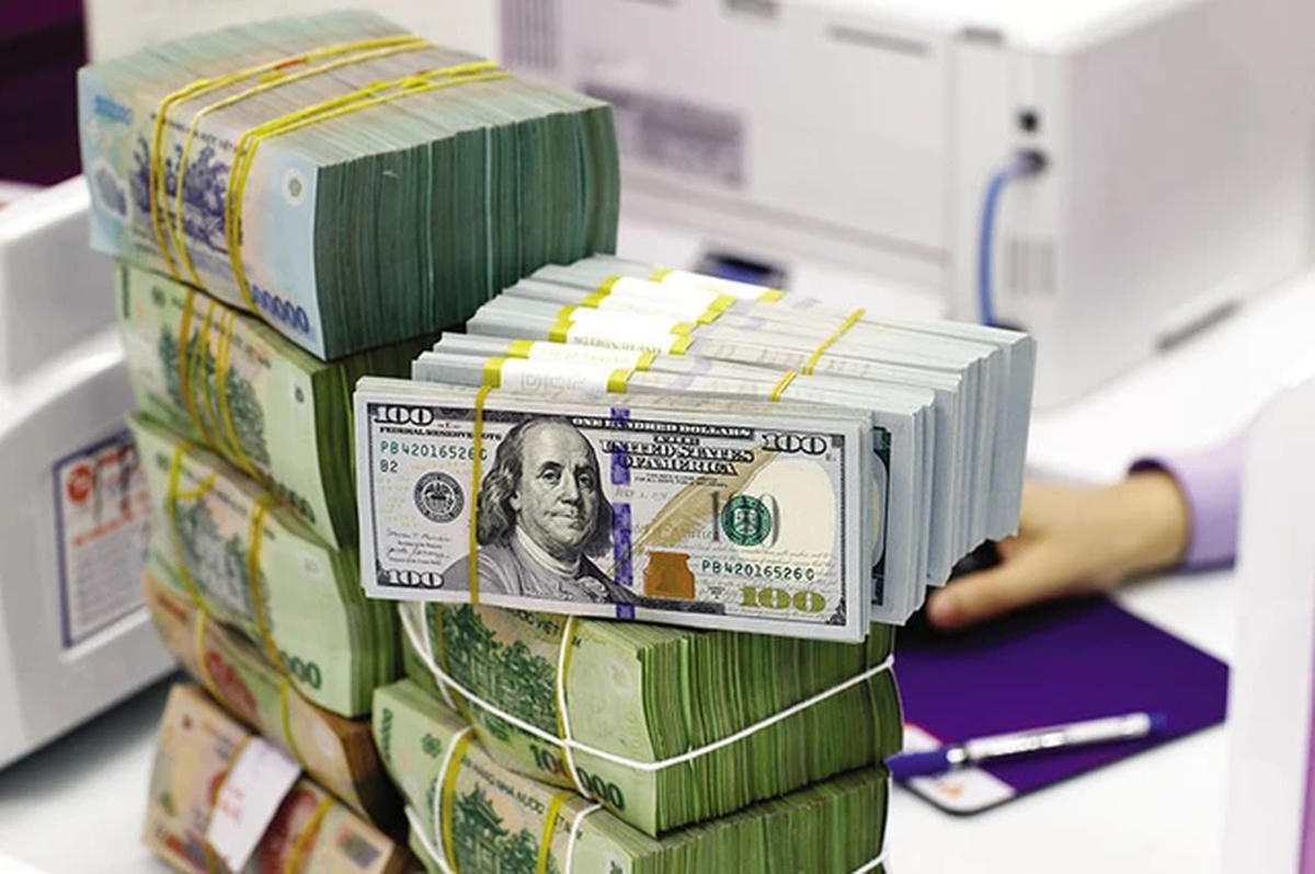Giá USD tự do lao dốc, xuống mức thấp nhất 6 tháng