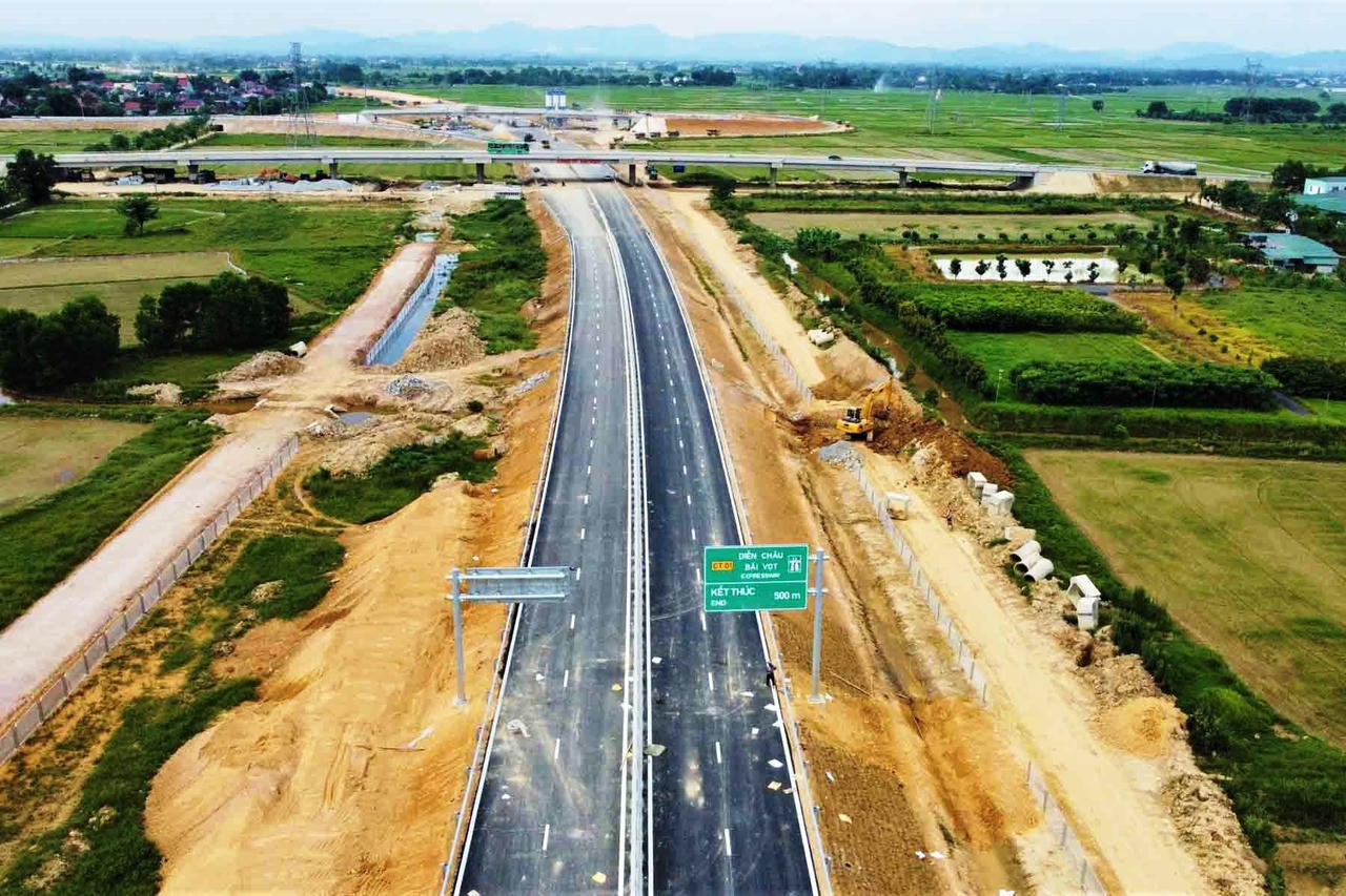 Hình ảnh 19km cao tốc Bắc - Nam vượt sông Lam về Hà Tĩnh