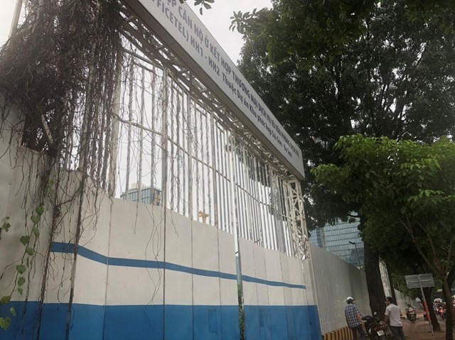 D&ugrave; vậy, vị tr&iacute; dự &aacute;n tọa lạc tại L&ocirc; HH1 v&agrave; HH2 cảng Ba Son được cho l&agrave; kh&aacute; đắc địa. Những động th&aacute;i tại c&aacute;c dự &aacute;n thuộc khu vực Ba Son lu&ocirc;n được giới đầu tư v&agrave; thị trường ch&uacute; &yacute;.