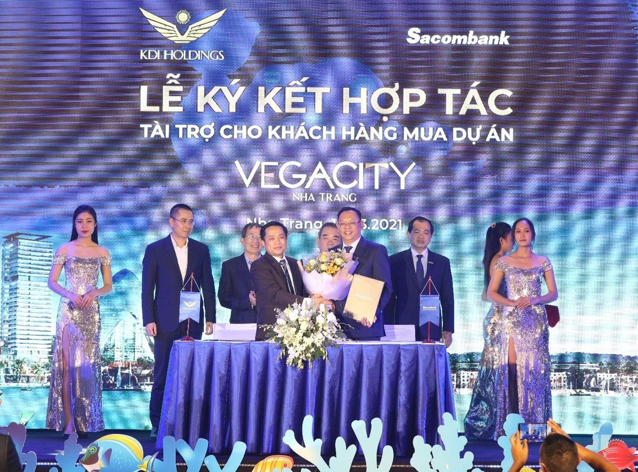 Lễ ký kết hợp tác giữa KDI Holdings và Sacombank. &nbsp;