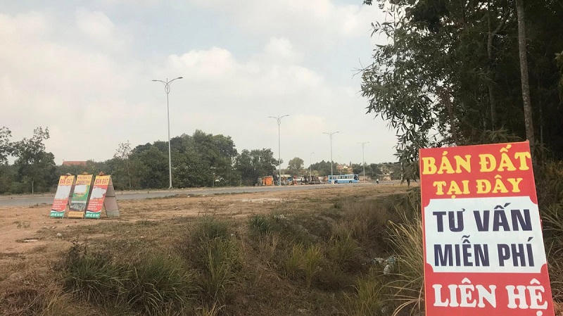 Nhiều nhà đầu tư đổ về “vùng xanh” săn đất, bất ngờ nhiều người “quay xe” vì giá quá cao. &nbsp;