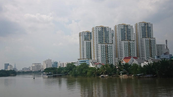 Nhiều ý kiến cho rằng cần lập sàn giao dịch bất động sản để hạn chế tình trạng mua bán 2 giá như hiện nay. Ảnh:T.L &nbsp;