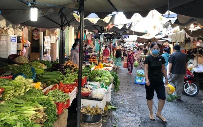 Nguồn cung hàng hoá dồi dào.