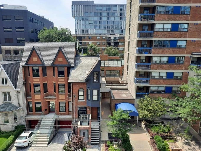 Nhà số 54 ½ đặc biệt nhất Toronto. Ảnh: Dailymail