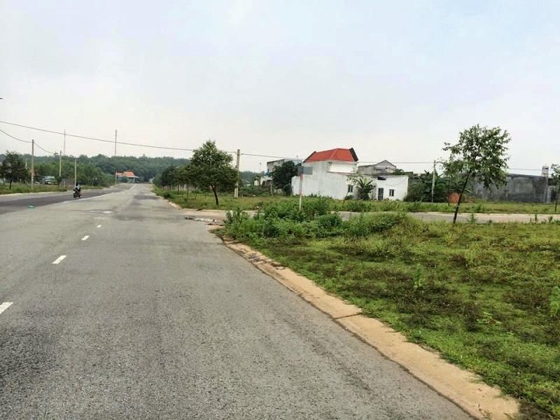 Các phân khúc phục vụ nhu cầu đầu tư như đất nền đang có lượng quan tâm giảm mạnh trong các tháng qua. &nbsp;