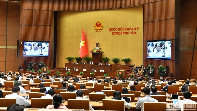 Toàn cảnh phiên chất vấn.