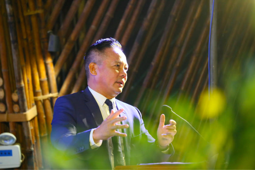 Đại gia Bùi Đức Long.