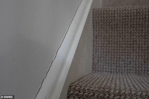 Chi hơn 10 tỷ mua nhà, khách hàng chết lặng&nbsp;với những lỗi không tưởng