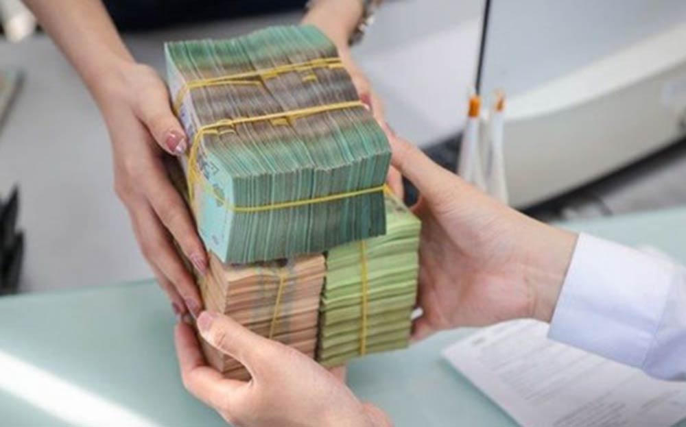 DN đói đơn hàng, ngân hàng lo nợ xấu: Tiền vẫn nghẽn trong kho