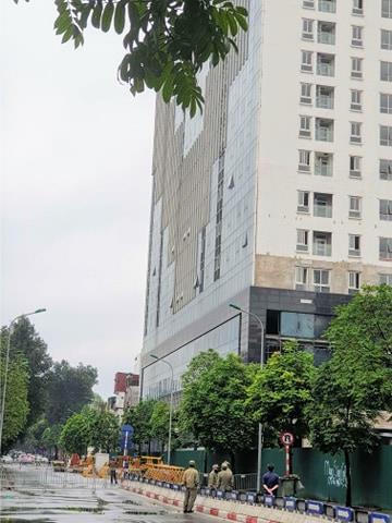 Hà Nội bắt đầu phá dỡ tiếp tòa 8B Lê Trực