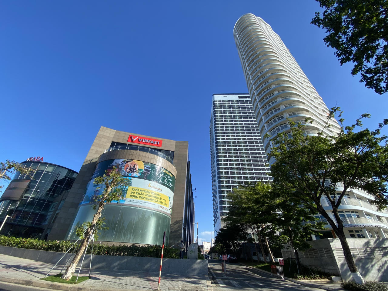 Sở hữu căn hộ ở trung tâm với môi trường sống hiện đại, tiện nghi được xem là biểu tượng của lối sống độc lập, năng động.