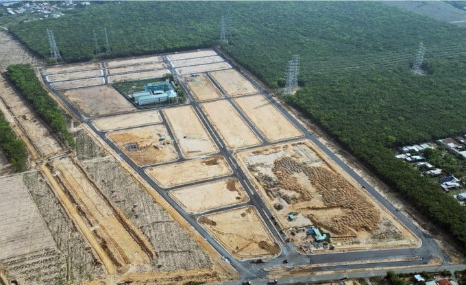 Khu tái định cư Long Đức hiện đang gấp rút hoàn thiện những hạng mục cuối cùng để bàn giao cho người dân trong tháng 6. Ảnh: Internet