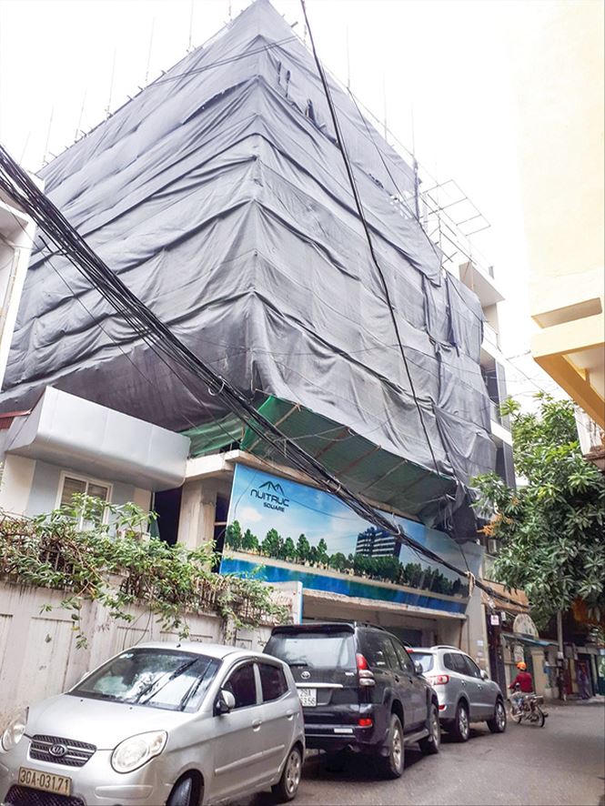 Loạn thị trường bán nhà trên giấy