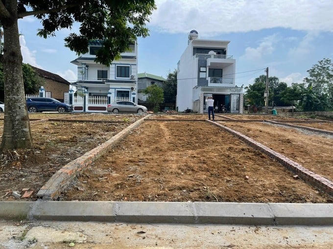 Đất nền ven Hà Nội đấu giá "nóng bỏng tay", nhà đầu tư nên cẩn trọng trước khi xuống tiền (Ảnh minh họa). &nbsp;