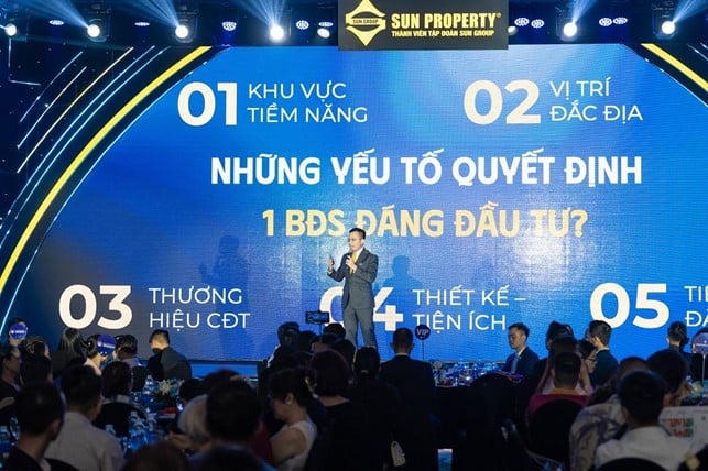 Đại diện chủ đầu tư giới thiệu về dự án - Ảnh Minh Anh