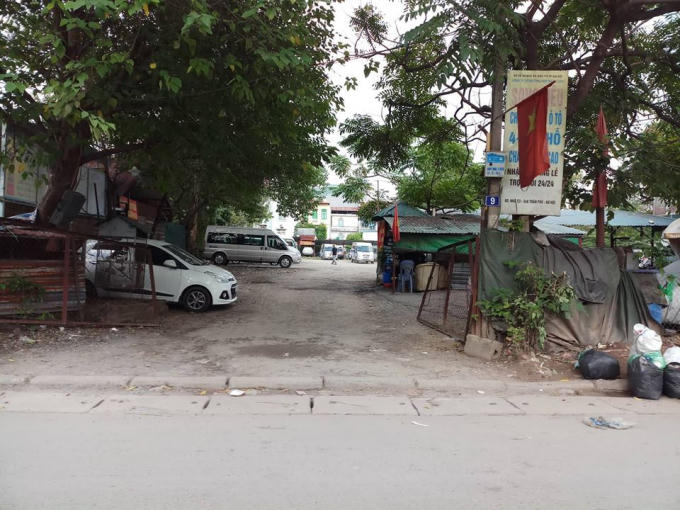 Đất dự án đã bị biến thành bãi trông giữ xe không có giấy phép.