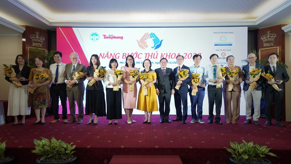 Phát Đạt đồng hành cùng học bổng “Nâng bước Thủ khoa 2022”