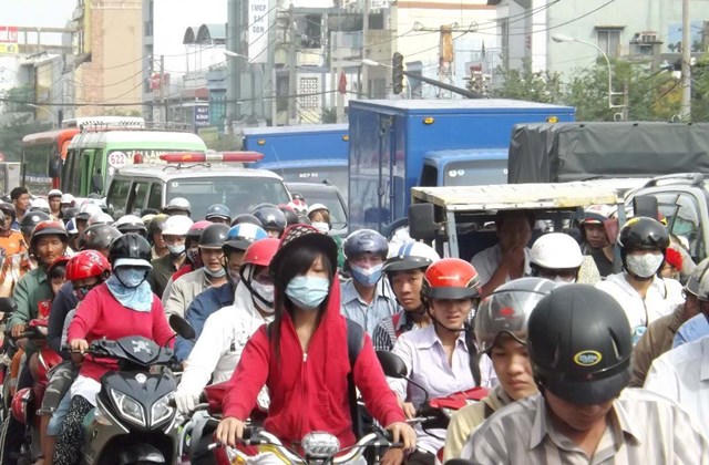 Đường tỉnh lộ 10 nối giữa TP.HCM và Long An hiện nay thường xuyên ùn tắc. &nbsp;